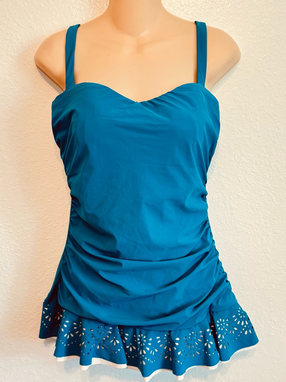 14 D Cup Underwire bra Profile Gottex One Piece Swimsuit Slimming w Skirt